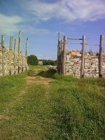 1. Archeoskanzen v Nasavrkách - stavba vstupní kléšťové brány